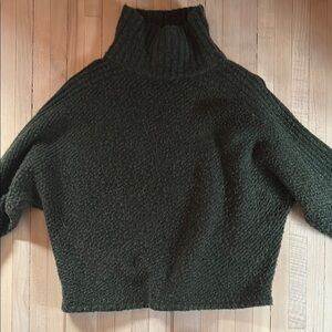 Max Studios Cozy Green Turtleneck Sweater Size Small